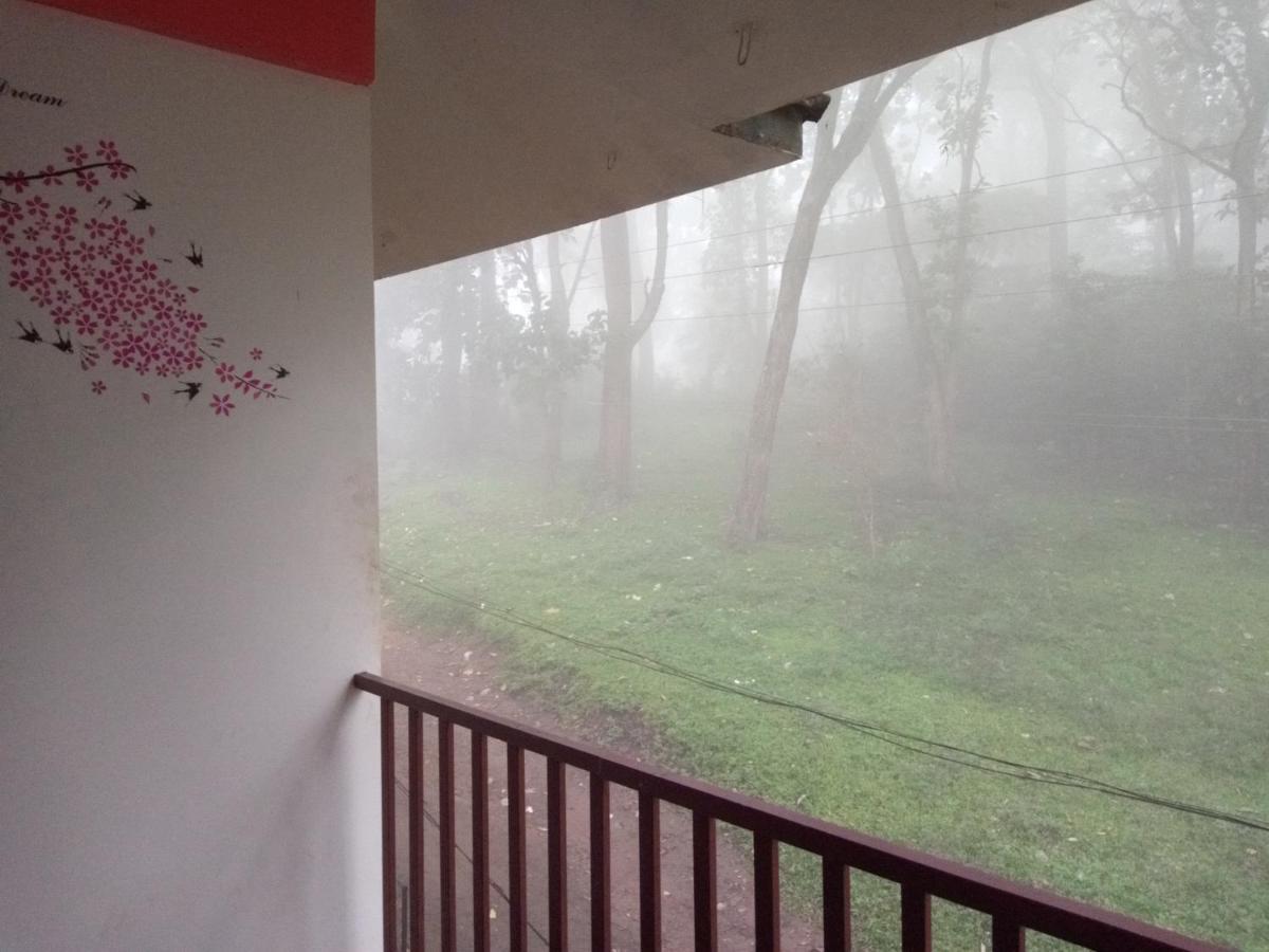 Wild Window - Forest View Homestay Thekkady Dış mekan fotoğraf